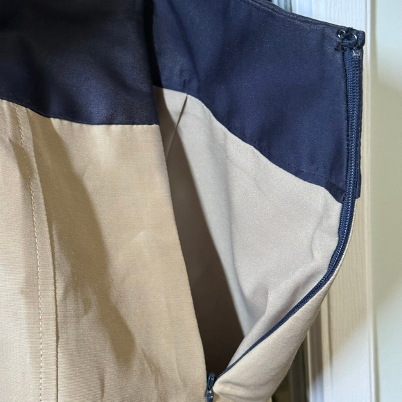 Ann Taylor Women’s Pleated A-Line Skirt Size 10 Colorblock Beige Blue Navy - Picture 6 of 8